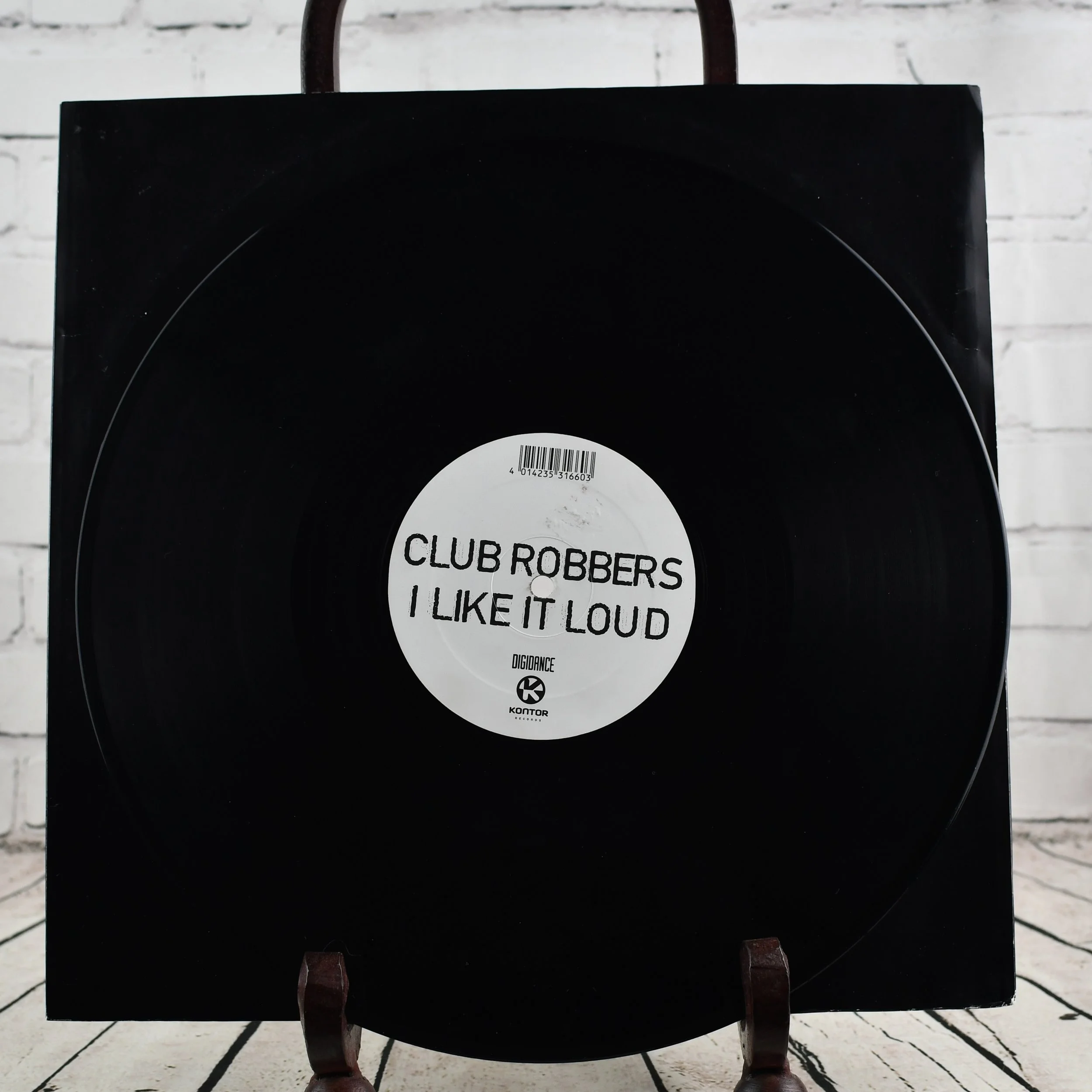 PRAGA KHAN ‐ TWENTY FIRST CENTURY SKIN Ny02MDk3LmpwZWc.jpeg